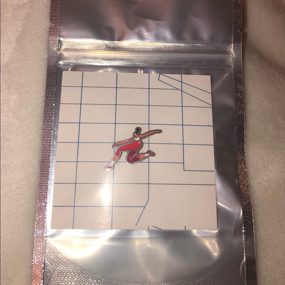 Nike Enamel Pin - Picture 2 of 2